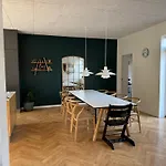 Stort Ved Havnen I Centrum וילה