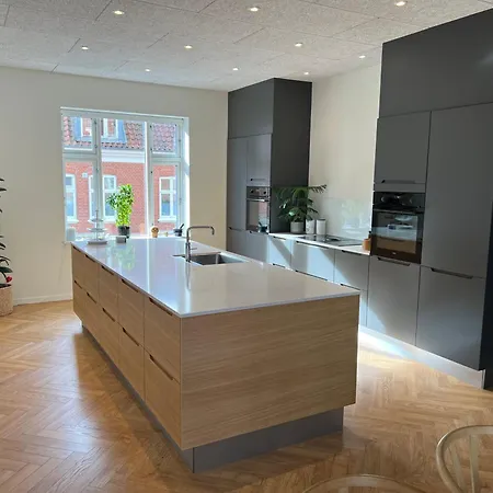 Villa Stort Ved Havnen I Centrum *