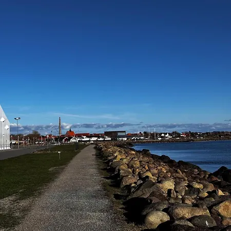 Stort Ved Havnen I Centrum Villa *