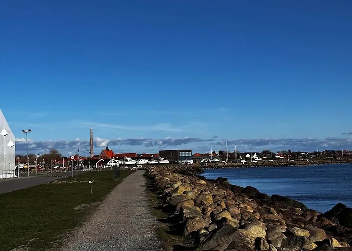 Stort Ved Havnen I Centrum Villa *